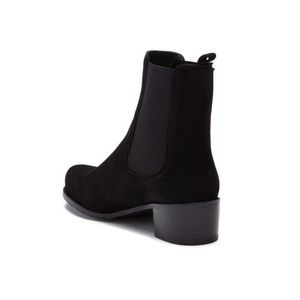 stuart weitzman romper chelsea boot